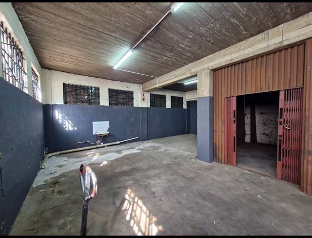 12,000M² WAREHOUSE TO LET IN GERMISTON CENTRAL